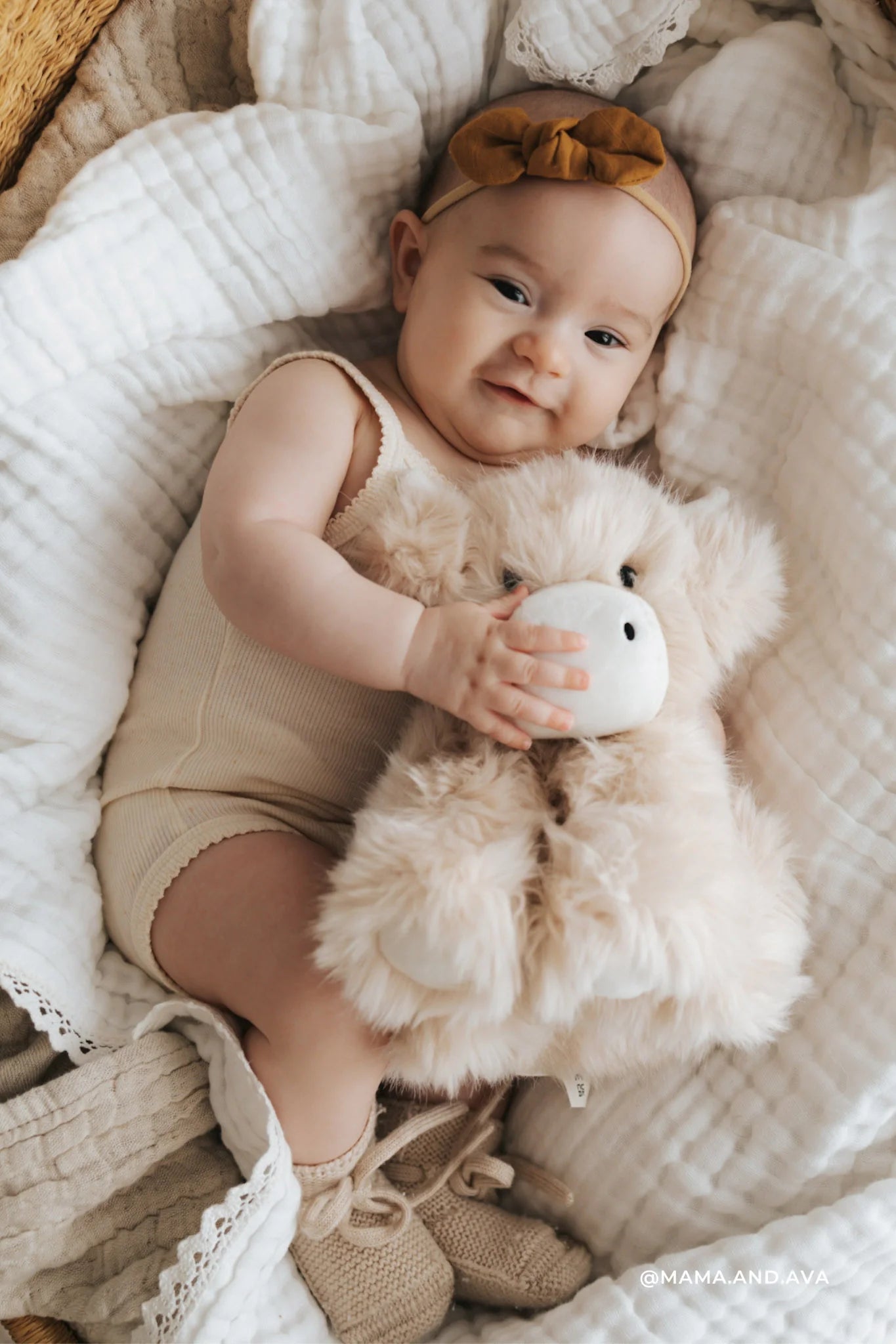 Snuggle Bunnies | Hilda The Highland Cow