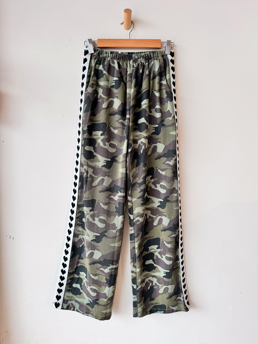 Women's Pants | Camo / Black Heart trim