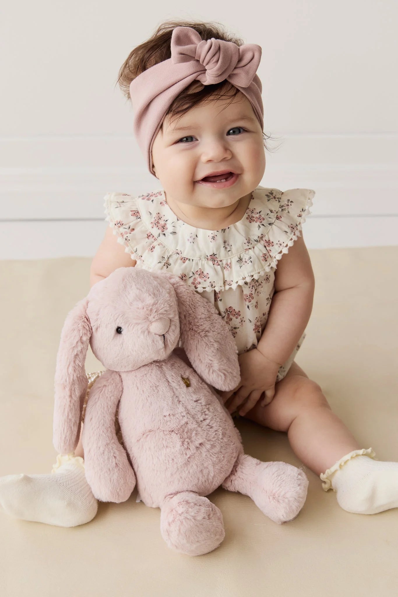 Snuggle Bunnies | Glitter Penelope