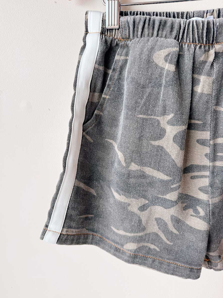 Women's Shorts | Washed Camo / White Side Stripe