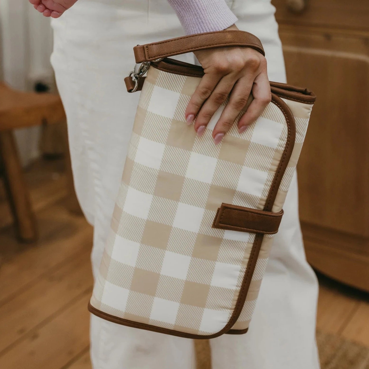Change Mat Clutch l Gingham Beige