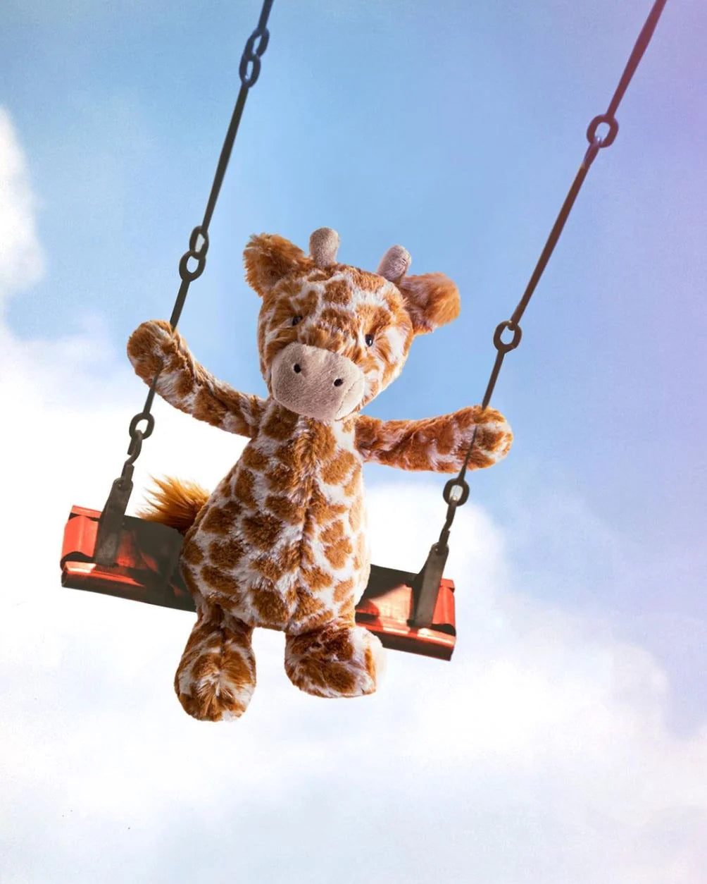 Bashful Giraffe | Medium