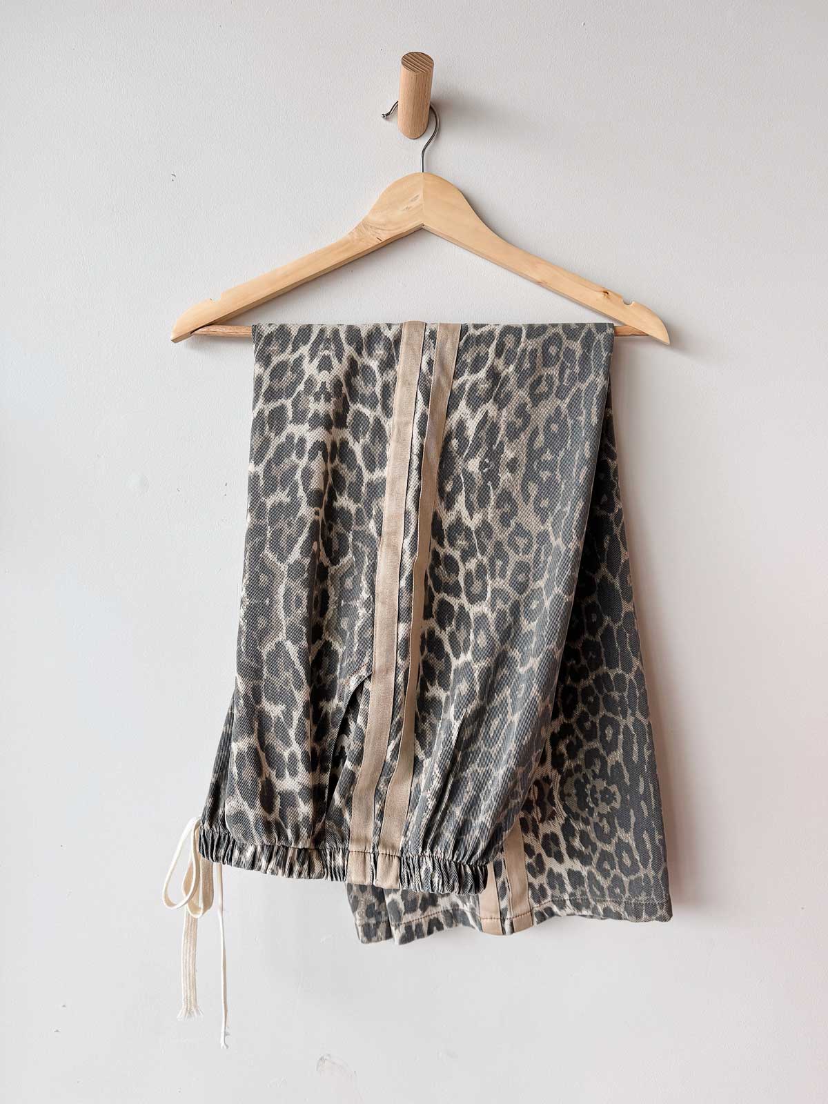 Women's Pants | Denim Leopard Tan Stripe