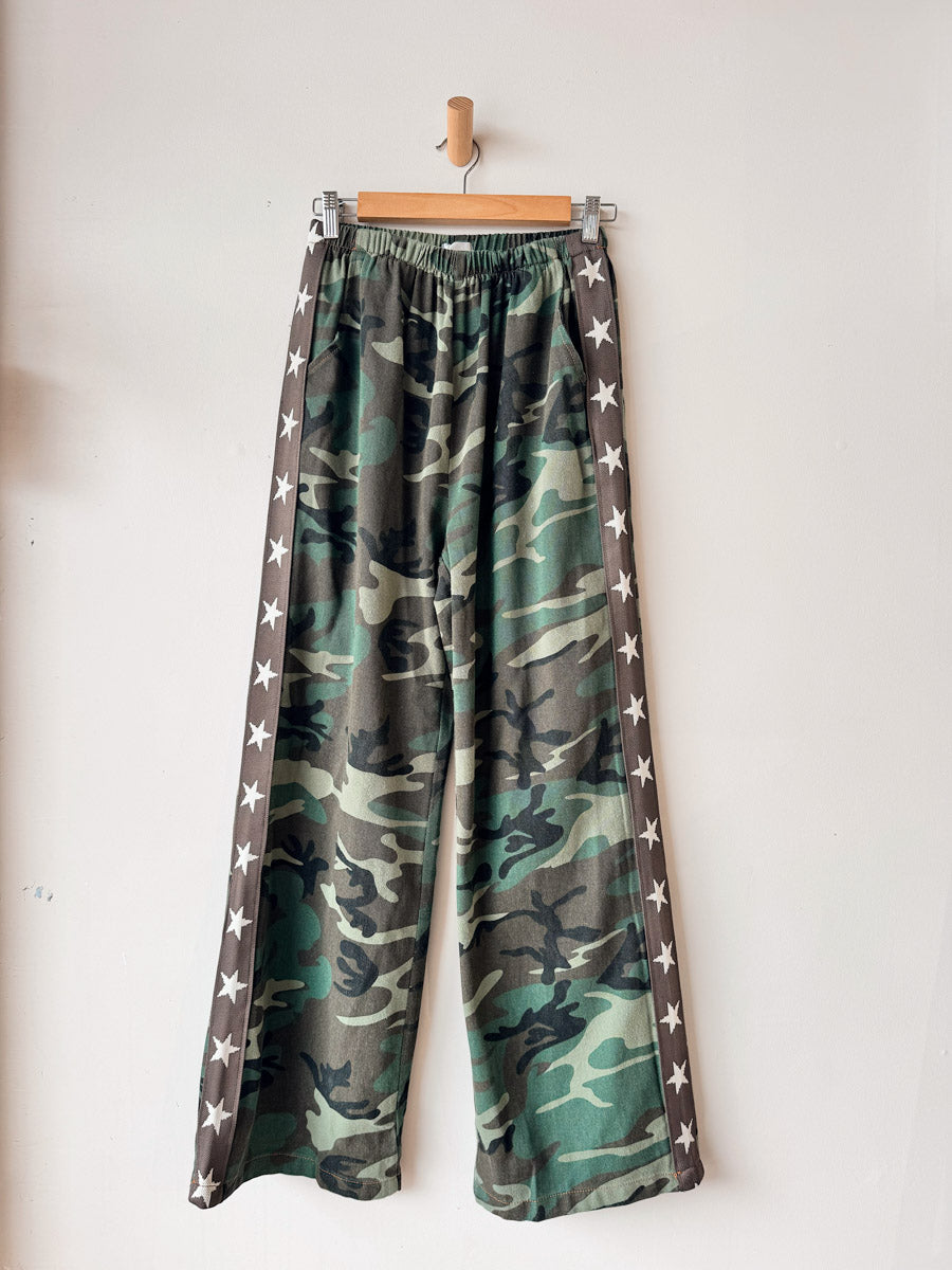 Women's Pants |  Camo / Choc Cream Star Trim