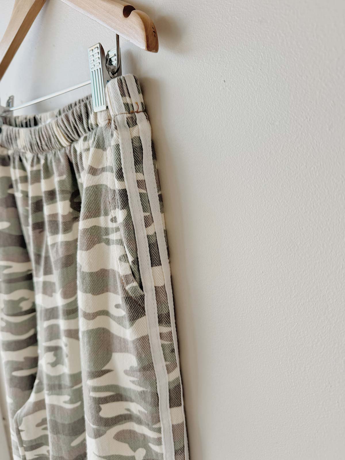 Women's Jorts | Light Camo White Stripe