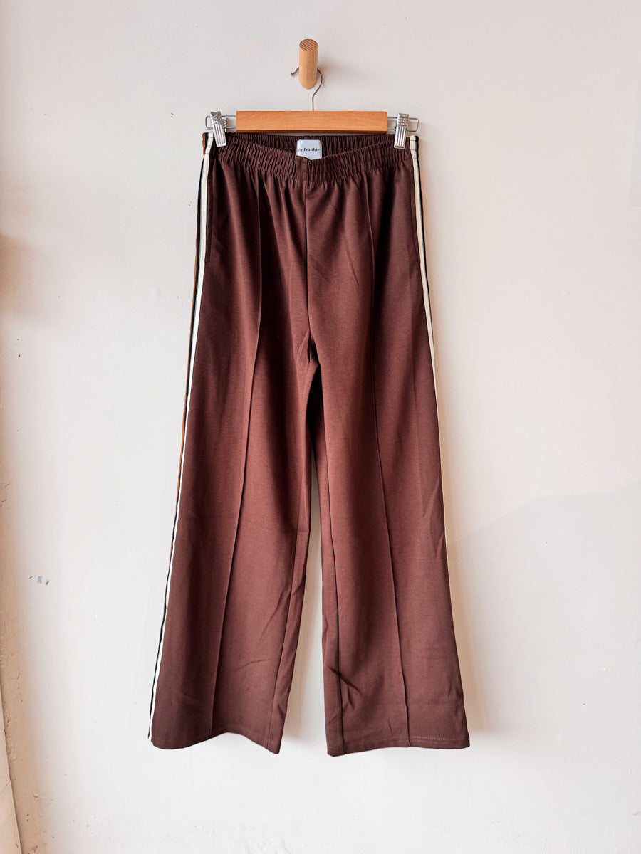 Women's Pants | Choc Pleated Trackpant