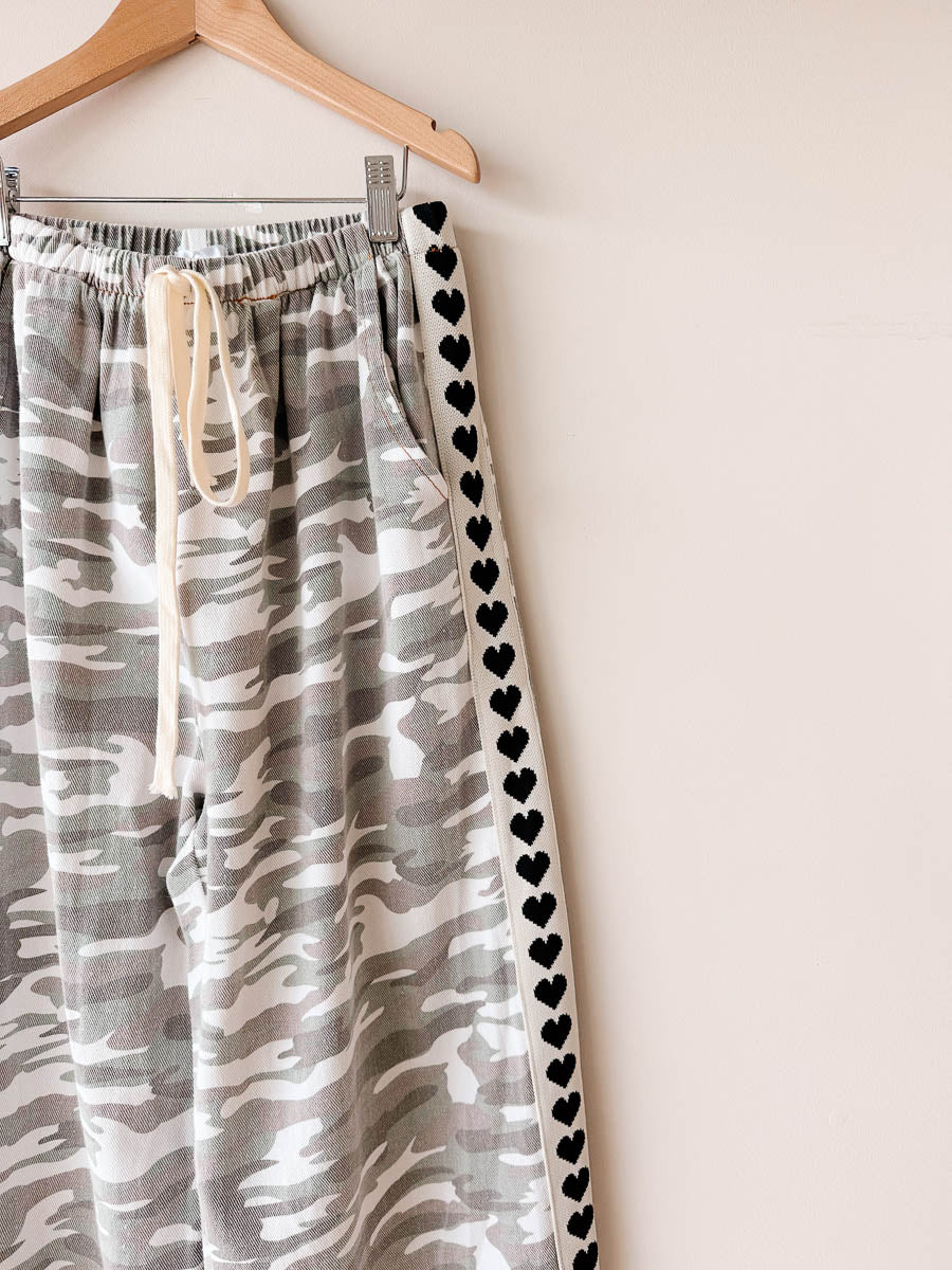 Women's Pants | Light Camo / Black Heart Trim