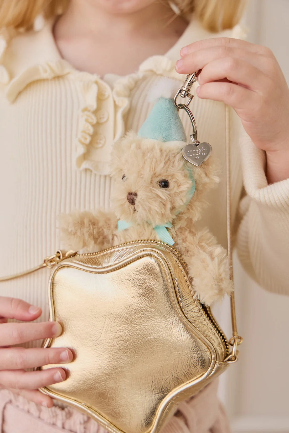 Snuggle Bunnies | Arthur Keyring | Sky