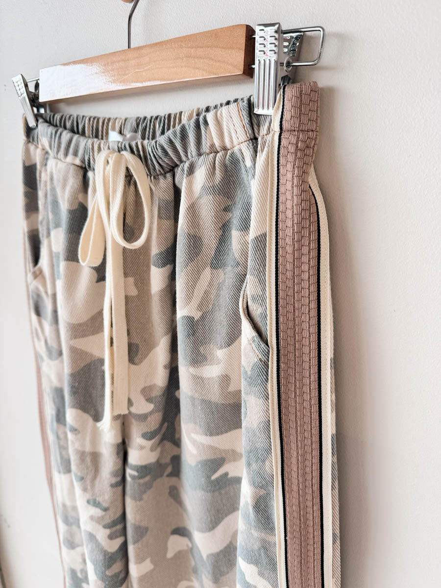 Women's Pants | Cream Camo / Brown Trim