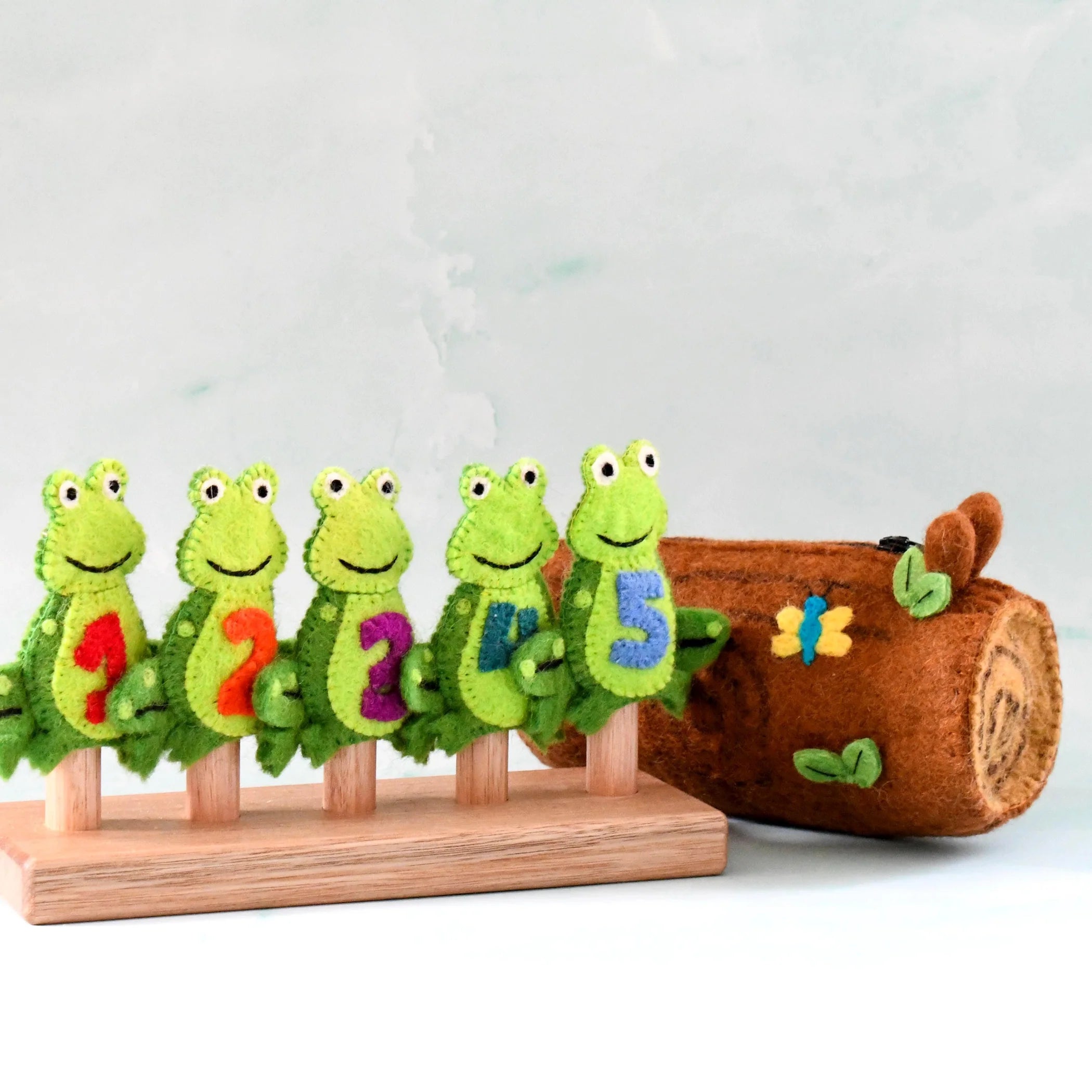 Felt Finger Puppets | 5 Little Speckled Frogs