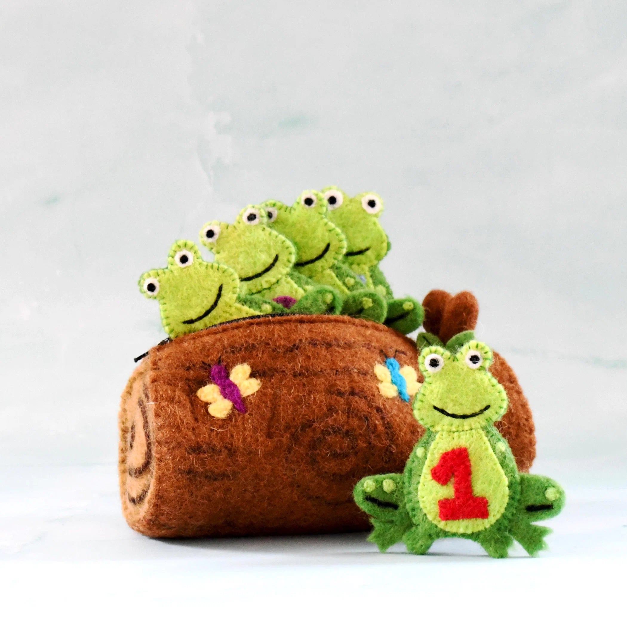 Felt Finger Puppets | 5 Little Speckled Frogs