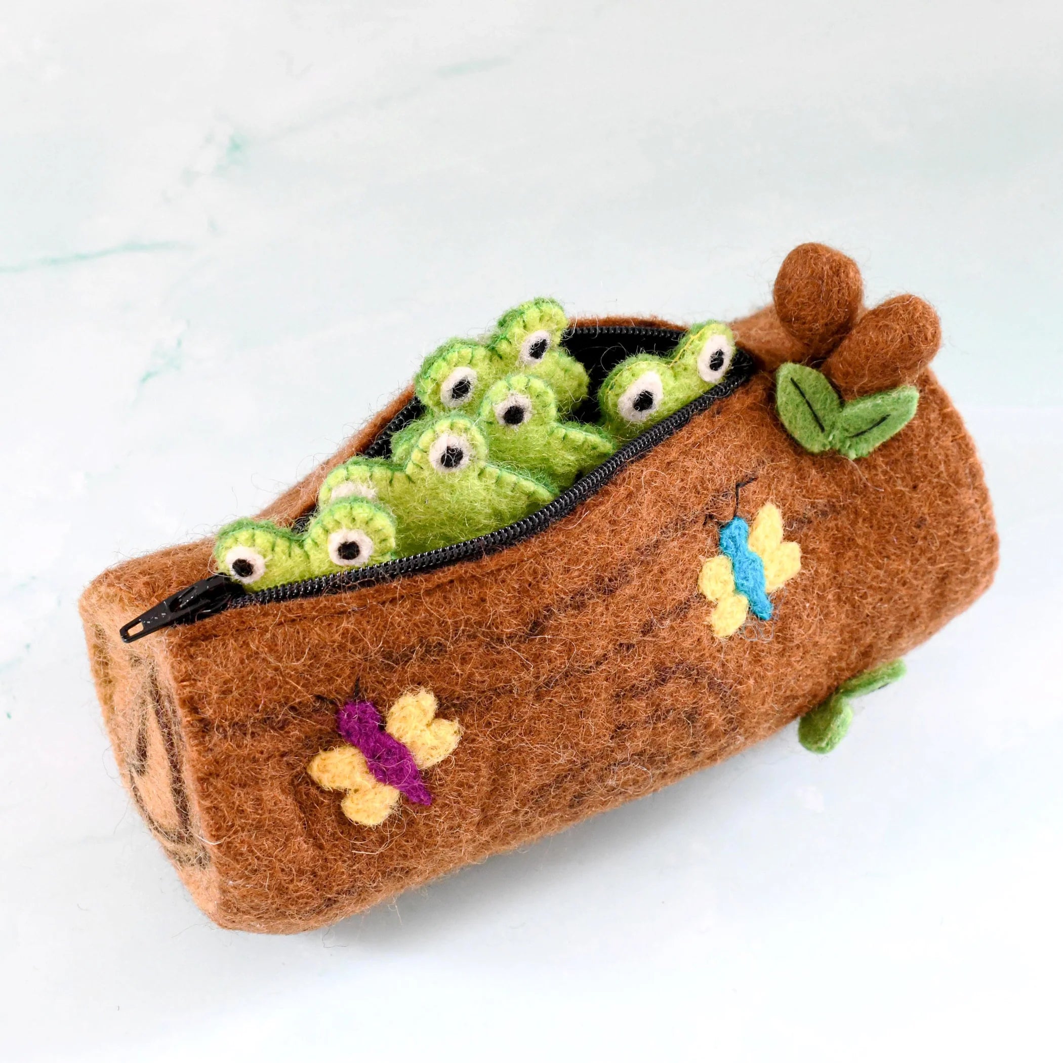 Felt Finger Puppets | 5 Little Speckled Frogs