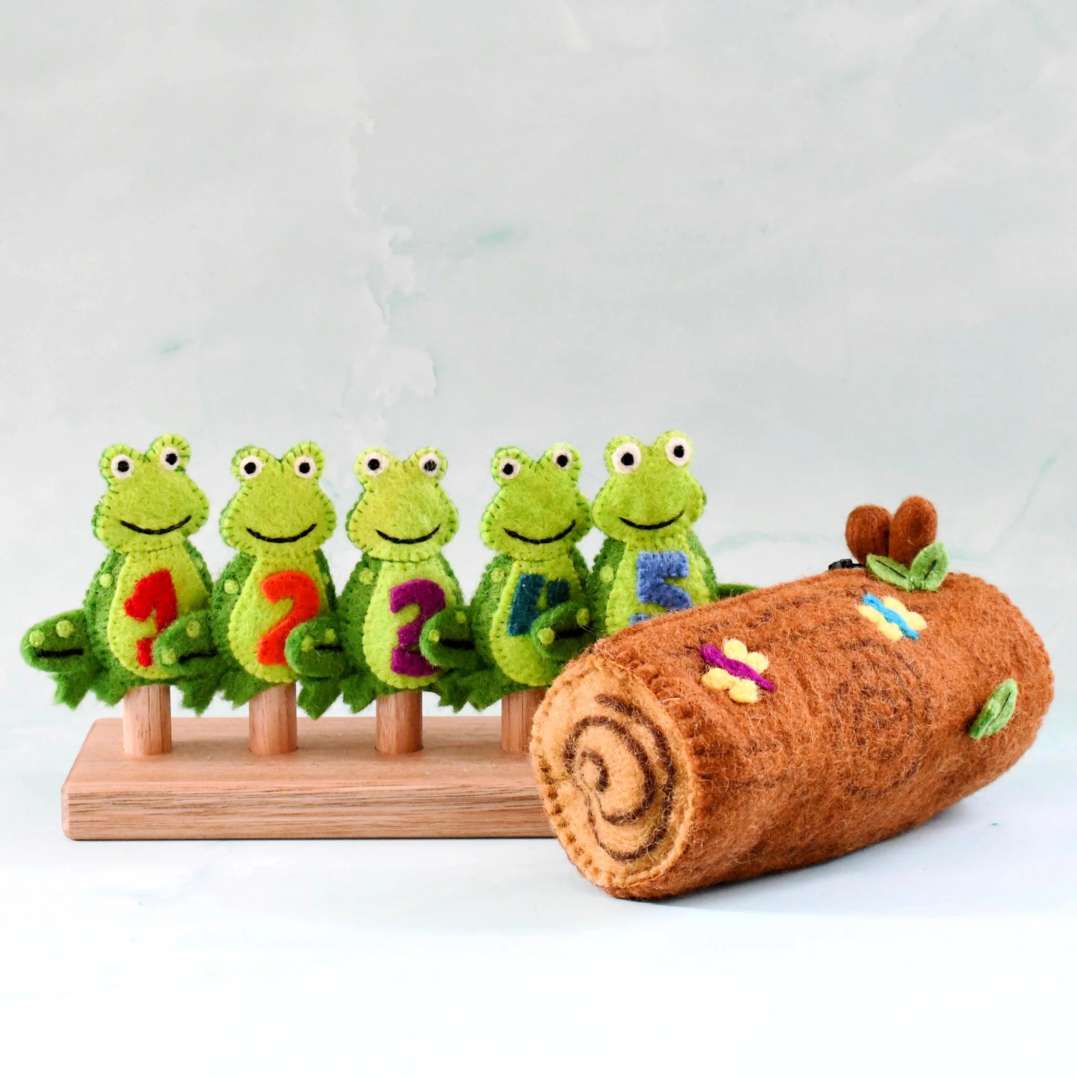 Felt Finger Puppets | 5 Little Speckled Frogs