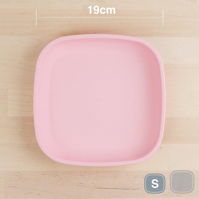 Replay Feeding Flat Plates | Pastel